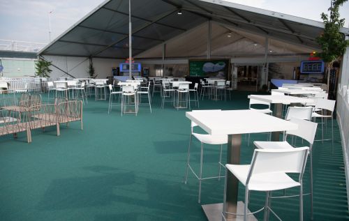 VIP-Zelt mit Vordach