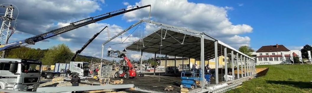 Montage der Systembauhalle