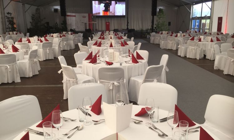 Festzelt für die Werkseröffnung der Fa. Agrana in Aschach