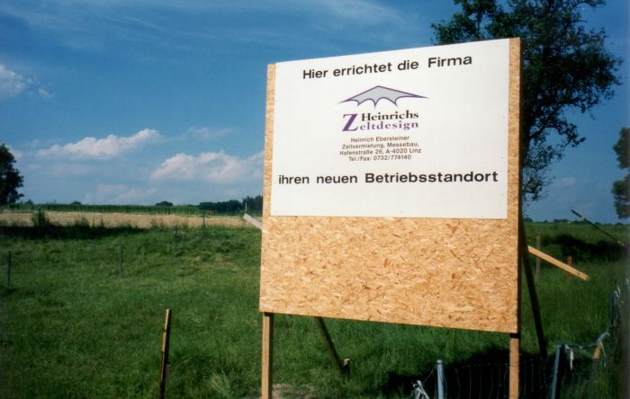 Heinrichs Zeltdesign 1996 mit dem Firmenstandort in Linz Heinrichs Zeltdesign 1996 mit dem Firmenstandort in Linz